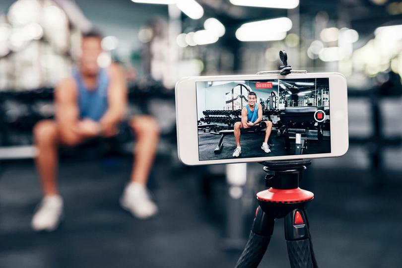 People filming at the gym can be so inconsiderate.
