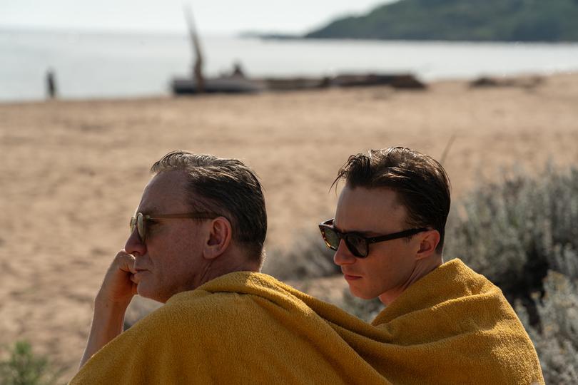 Daniel Craig and Drew Starkey in Luca Guadagnino's Queer.