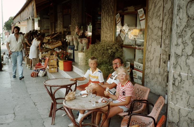 Lars Hammar with his kids on family holiday.