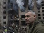 Kyiv Mayor Vitali Klitschko inspects the damage near a building damaged by a Russian rocket attack. (AP PHOTO)