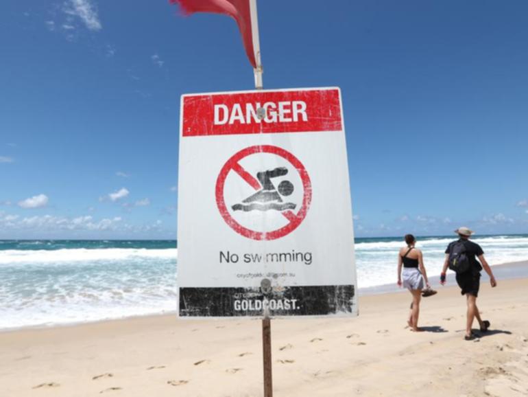 A suspicious device has washed up on Main Beach in the Gold Coast. 