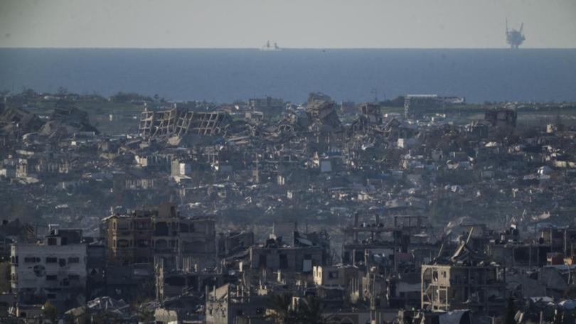 Gaza Strip residents says Israeli tanks have intensified gunfire and tank shelling.