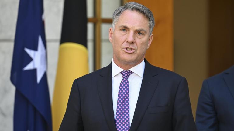 Richard Marles says he would not call US Vice President JD Vance a “knob”, distancing the Albanese Government from the remark by WA’s premier.