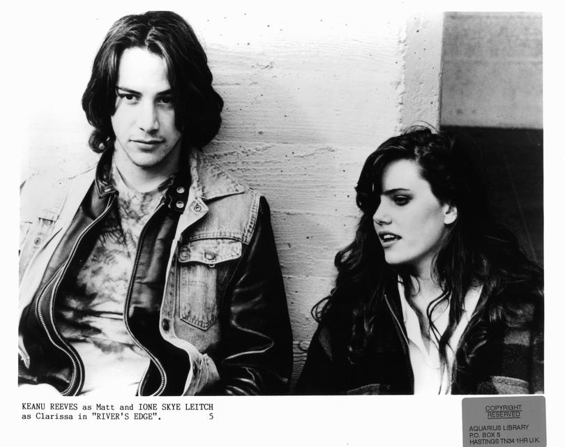 Keanu Reeves and Ione Skye in River's Edge.