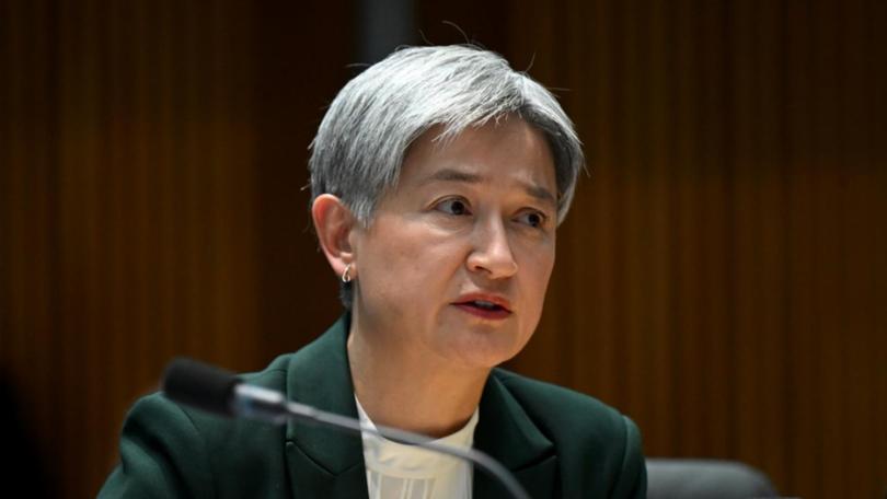 Foreign Minister Penny Wong calls on Israel and Hamas to respect the terms of the ceasefire deal. (Lukas Coch/AAP PHOTOS)