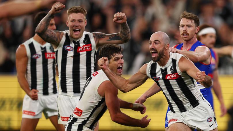 Steele Sidebottom (r) kicked the winning goal.