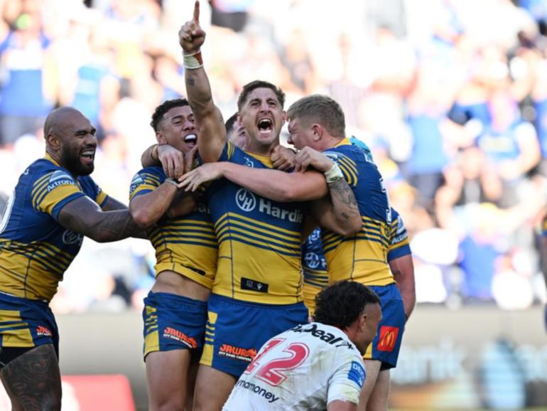 Zac Lomax (l) was Parramatta's matchwinner in the dramatic win over his ex-club St George Illawarra. (HANDOUT/NRL PHOTOS)