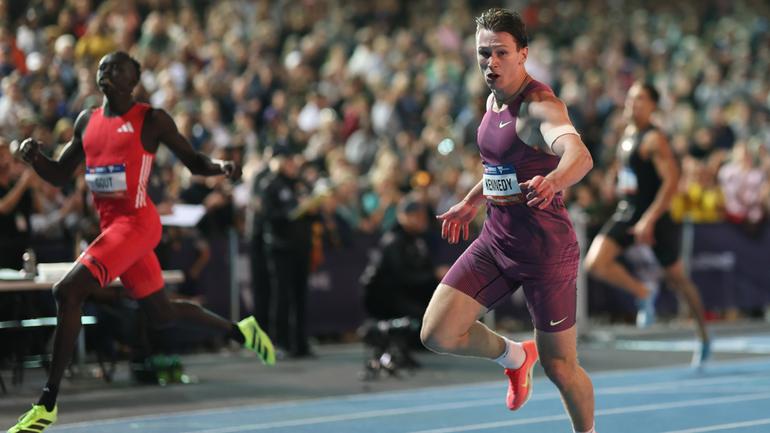 Lachlan Kennedy beats Gout Gout to win the Peter Norman Men’s 200m final.