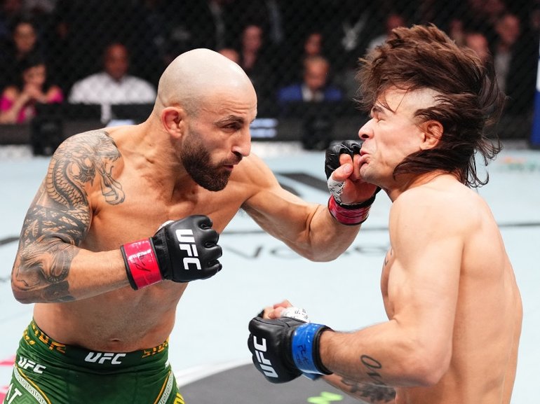 Alexander Volkanovski has reclaimed the UFC featherweight title over Diego Lopes.