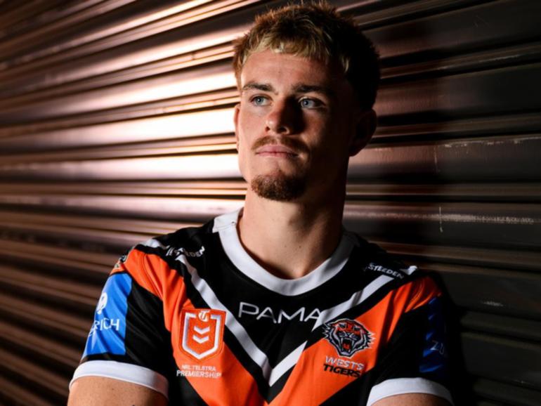 The standoff between Lachlan Galvin and his NRL club is getting very messy. (Bianca De Marchi/AAP PHOTOS)