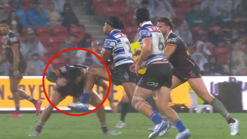 Sitili Tupouniua was charged after raising the knee.