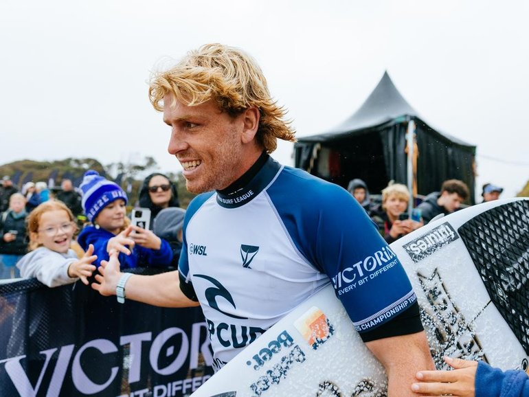 Australian Xavier Huxtable has beaten world No.1 surfer Italo Ferreira at Bells Beach. (HANDOUT/World Surf League)