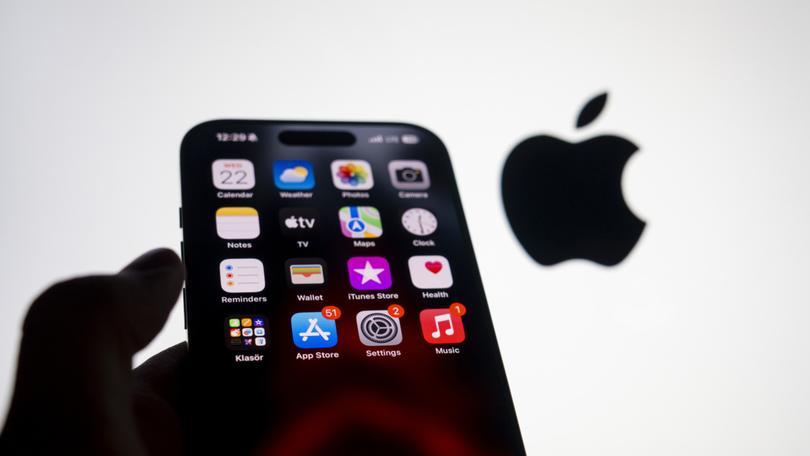 Apple warns users are ‘being watched’ online if they are using a browser other than Safari on iOS.