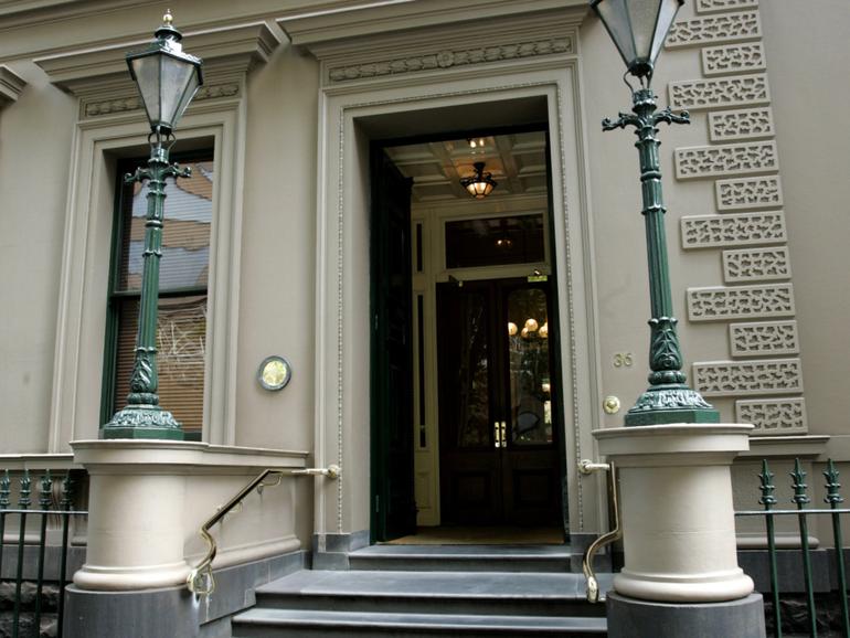 **TO GO WITH AAP FEATURE SLUGGED: GENTLEMEN** Entrance to the Melbourne Club, Melbourne, Thursday, Jan. 8, 2009. (AAP Image/Raoul Wegat) NO ARCHIVING