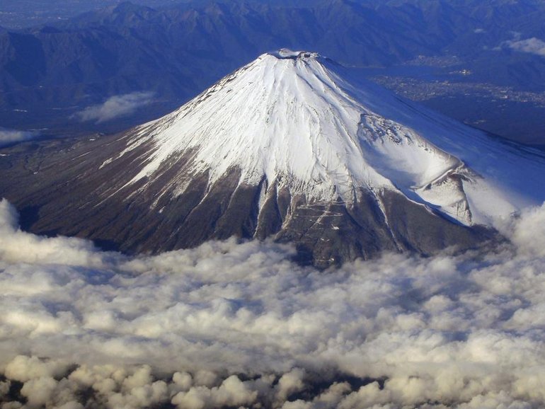 A man has been rescued from Mount Fiji twice in a week.