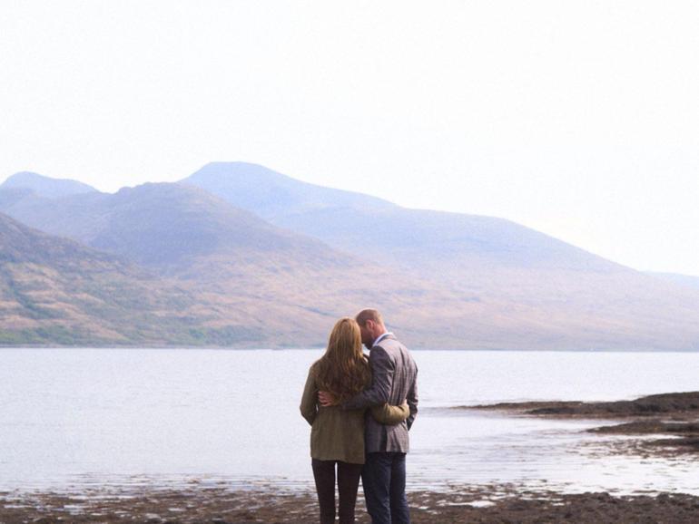 Prince William and Catherine, Princess of Wales marked their wedding anniversary with a special image in Tobermory, Scotland.