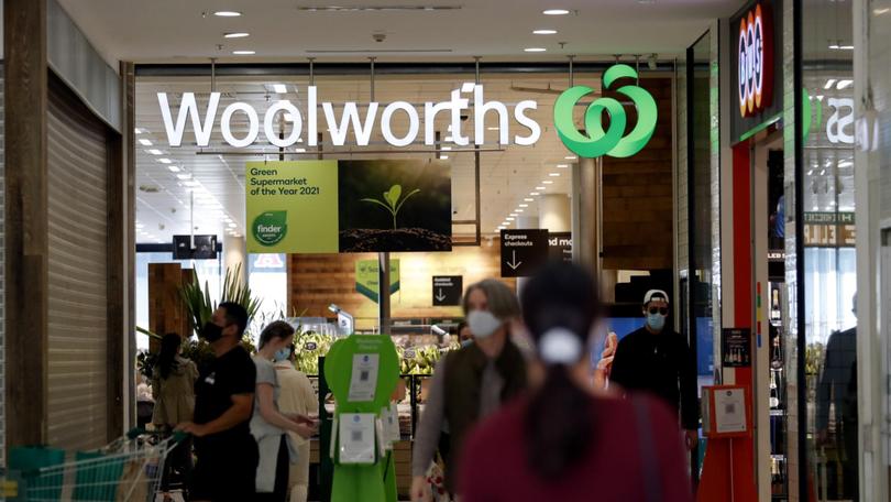 Woolworths has come under fire by angry shoppers who can no longer claim a discount from their Everyday Rewards memberships.