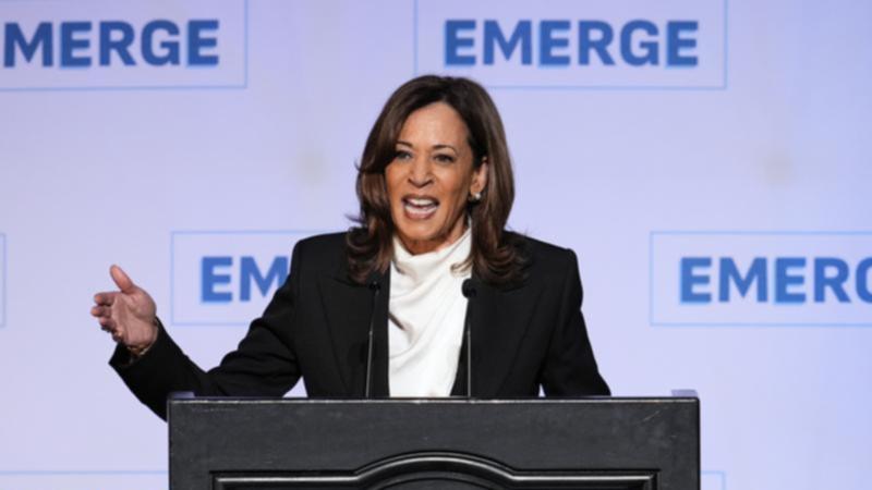Former US vice president Kamala Harris says Donald Trump's politics benefit the rich.