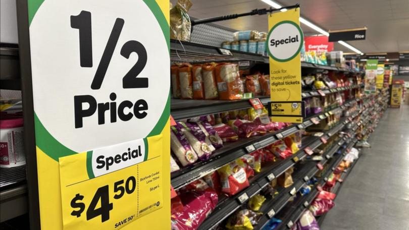 The consumer watchdog has made 20 recommendations following its inquiry into supermarkets. (Darren England/AAP PHOTOS)