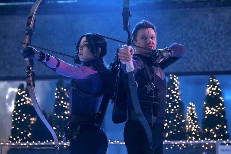 Hailee Steinfeld as Kate Bishop and Jeremy Renner as Clint Barton/Hawkeye in Marvel Studios' HAWKEYE.