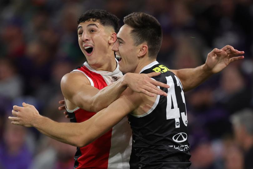 MELBOURNE, AUSTRALIA - MAY 02: Cooper Sharman of the Saints kicks a goal during the 2025 AFL Round 08 match between the St Kilda Saints and the Fremantle Dockers at Marvel Stadium on May 2, 2025 in Melbourne, Australia. (Photo by James Wiltshire/AFL Photos via Getty Images)