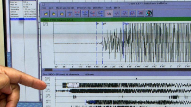 A powerful 7.4-magnitude earthquake has struck the southern tip of Chile in the Magallanes Region.