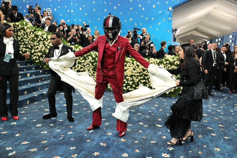 NEW YORK, NEW YORK - MAY 05: Damson Idris attends the 2025 Met Gala Celebrating "Superfine: Tailoring Black Style" at Metropolitan Museum of Art on May 05, 2025 in New York City. (Photo by Dia Dipasupil/Getty Images)