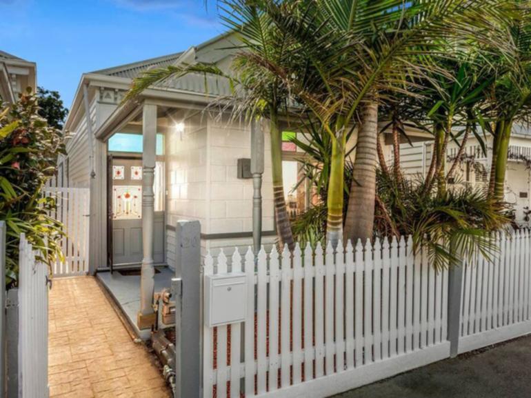 The best properties to see this Saturday the 10th of May.