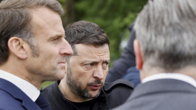 Ukranian President Volodymyr Zelensky says an unconditional ceasefire must start on Monday.
