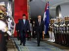 Anthony Albanese was greeted by economic minister Airlangga Hartarto (L) upon arriving in Jakarta. (EPA PHOTO)