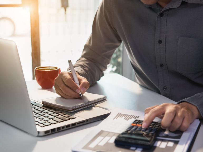 Mortgage holders who can afford to keep up with their repayments will be significantly better off over the long term if they can resist the lure of an interest-rate cut.
