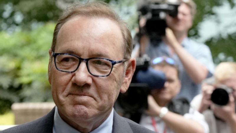 Scandal-plagued actor Kevin Spacey will receive a lifetime achievement award at the Cannes Film Festival.