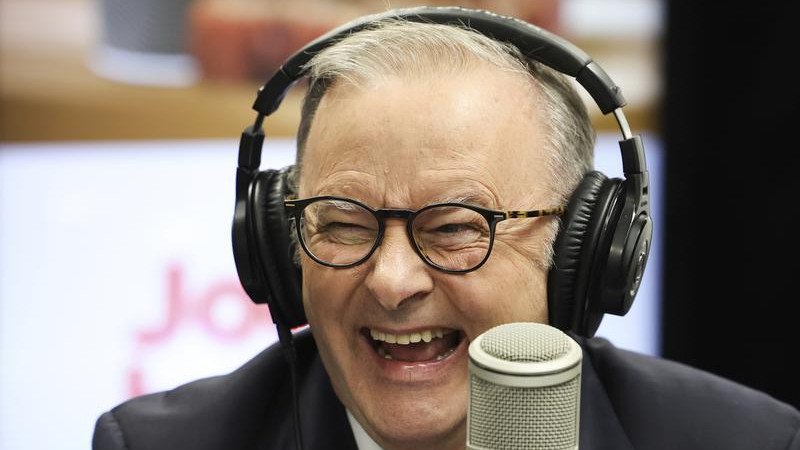 Anthony Albanese used old and new media to get Labor's campaign message across to voters.