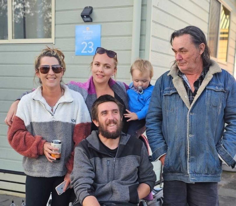David had earlier directed an SES evacuation crew to focus on his neighbours.