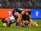 The Dockers lead at the first break.