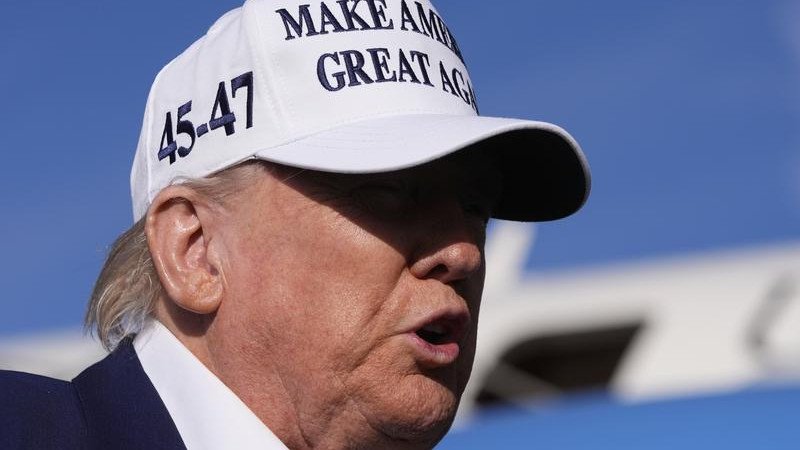 Donald Trump says he will extend the deadline on imposing hefty tariffs on the EU.