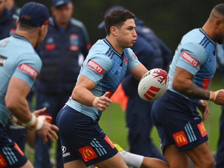 Mitchell Moses (centre) says he and Nathan Cleary can combine smoothly for the Blues. (Dean Lewins/AAP PHOTOS)