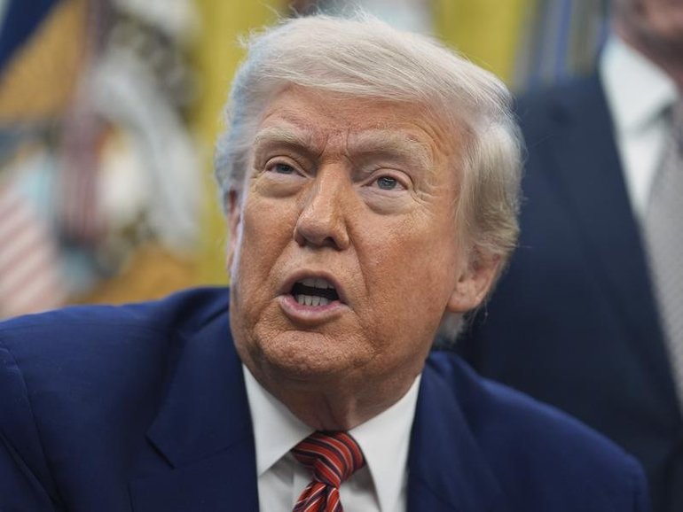 A US court has extended an order blocking the Trump Administration’s attempt to revoke Harvard University’s ability to enrol international students. 