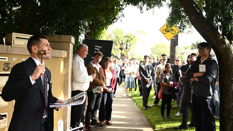 Every Australian capital city has recorded recent strong property price growth as buyer sentiment is boosted by the likelihood of more interest rate cuts. (Dan Himbrechts/AAP PHOTOS)