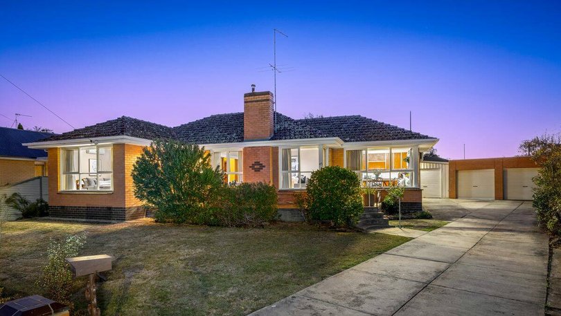 SOLD: 45 Pauls Crescent, Wendouree, VIC 3355