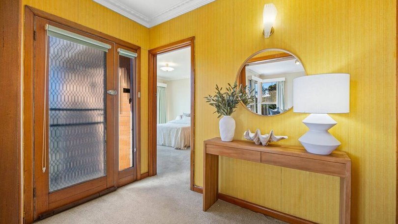 SOLD: 45 Pauls Crescent, Wendouree, VIC 3355