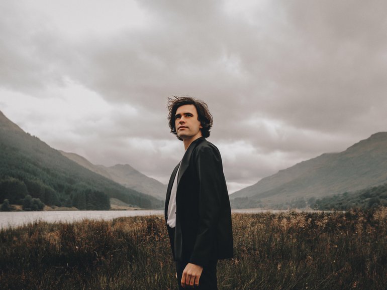 Mentalist Scott Silven will be performing at the Sydney Opera House.
