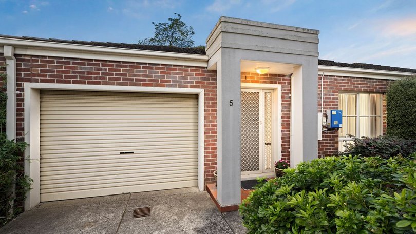 5/8 Woornack Road, Carnegie, VIC 3163.