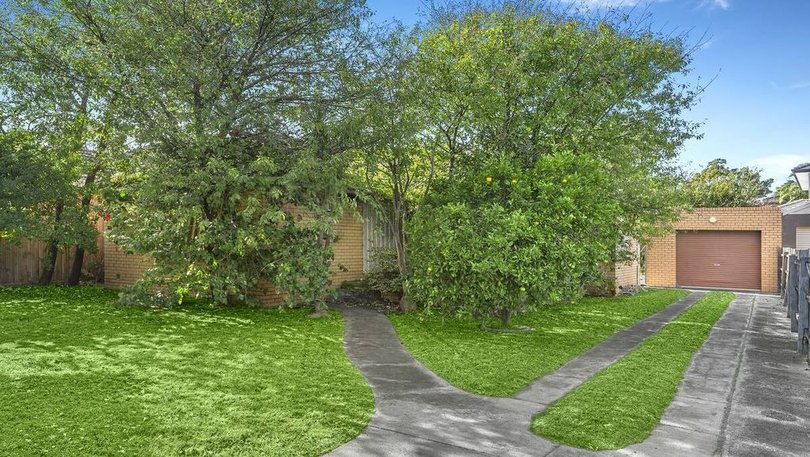 Oakleigh's fire-damaged home smashed its reserve by $150,000 at auction.