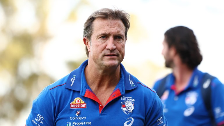 The Western Bulldogs have re-signed coach Luke Beveridge, backing in their 2016 premiership mentor to take them forward.