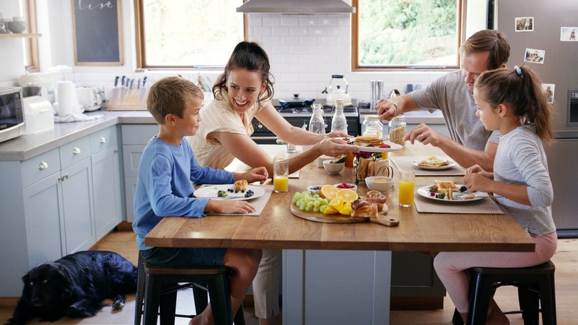 SARAH DI LORENZO: Stick to your goals without missing out on mealtimes with loved ones