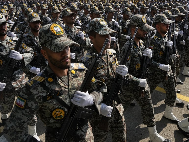 The Australian Government has told Aussies in the middle east to shelter or prepare to do so. 