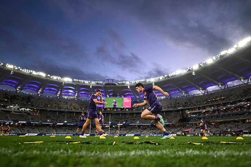 PERTH, AUSTRALIA - JUNE 19: Andrew Brayshaw of the Dockers warms up during the 2025 AFL Round 15 match between the Fremantle Dockers and the Essendon Bombers at Optus Stadium on June 19, 2025 in Perth, Australia. (Photo by Daniel Carson/AFL Photos via Getty Images)