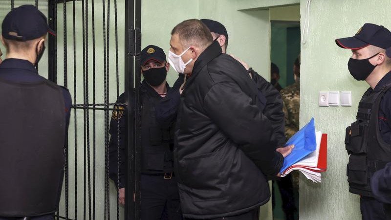 Blogger Syarhei Tsikhanouski, who was jailed in 2021, has left Belarus and arrived in Lithuania.