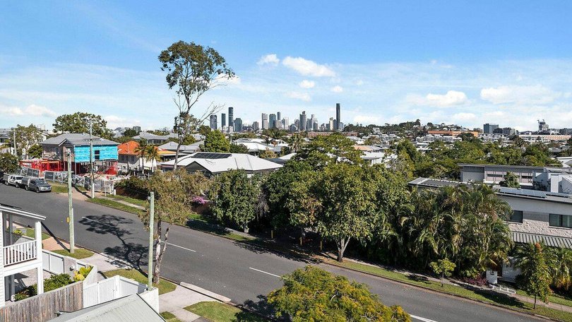 SOLD: 108 Stuart Street, Bulimba, QLD 4171